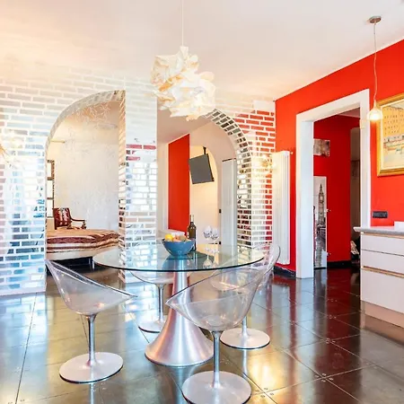 Steel House * ليفورنو